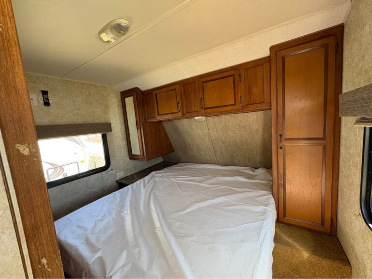 Used 2014 Gulf Stream RV Conquest 278DDS  near Tulsa for sale - gallery image 15 offered by Glenpool Camper Sales Tulsa Oklahoma