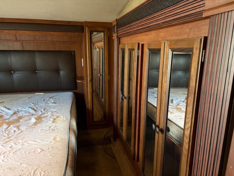 quality Used 2012 Jayco Eagle RLS available now - gallery image 17 in Glenpool Camper Sales Tulsa area