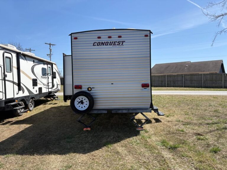 excellent Used 2014 Gulf Stream RV Conquest 278DDS  on sale - gallery image 4 available at Glenpool Camper Sales Tulsa Oklahoma