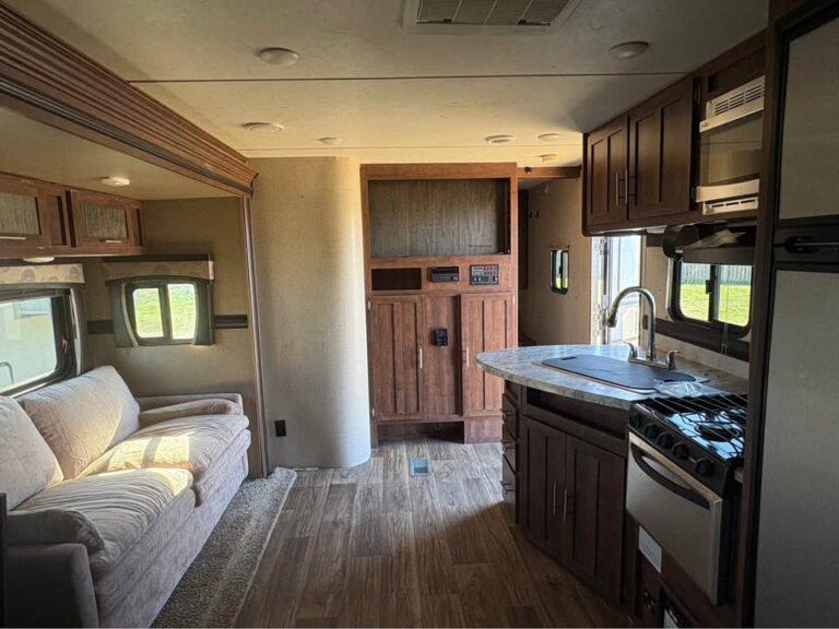 pristine Used 2017 Keystone Volante 33SB ready for delivery - gallery image 6 from Glenpool Camper Sales Oklahoma RV dealer