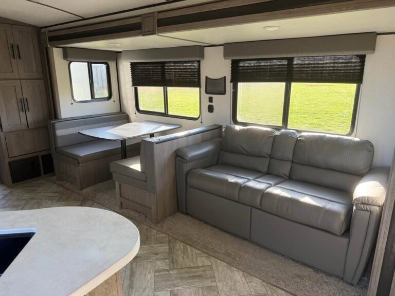 pristine Used 2020 Keystone Springdale 303BH ready for delivery - gallery image 6 from Glenpool Camper Sales Glenpool OK
