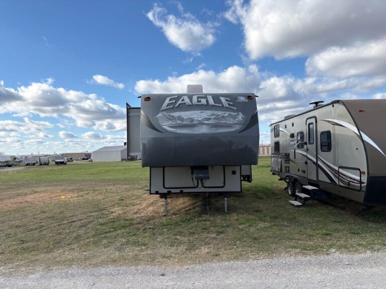excellent Used 2012 Jayco Eagle RLS on sale - gallery image 4 available at Glenpool Camper Sales Tulsa area