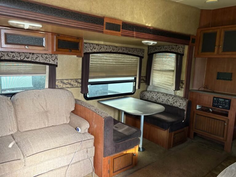 well-maintained Used 2012 Jayco Eagle RLS priced to sell - gallery image 8 offered by Glenpool Camper Sales Tulsa area