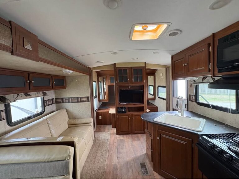 affordable Used 2014 Keystone Premier 31BHPR move-in ready - gallery image 10 showcased at Glenpool Camper Sales near Tulsa