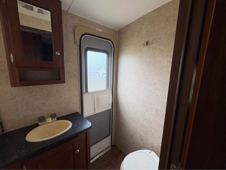 Tulsa area Used 2014 Keystone Premier 31BHPR for sale - gallery image 12 located in Glenpool Camper Sales near Tulsa