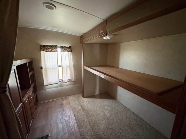 Used 2014 Keystone Premier 31BHPR near Tulsa for sale - gallery image 15 offered by Glenpool Camper Sales near Tulsa