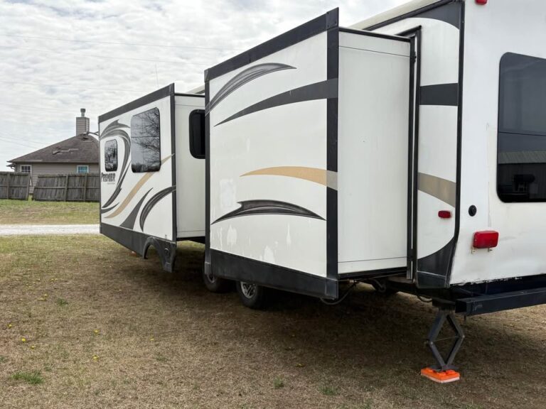Used 2014 Keystone Premier 31BHPR in stock - gallery image 3 located in Glenpool Camper Sales near Tulsa