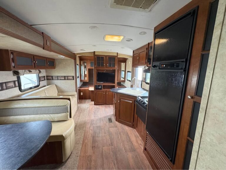 Used 2014 Keystone Premier 31BHPR dealer inventory - gallery image 7 stocked at Glenpool Camper Sales near Tulsa