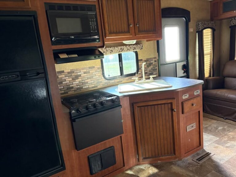 affordable Used 2012 Jayco Eagle RLS move-in ready - gallery image 10 showcased at Glenpool Camper Sales Tulsa area