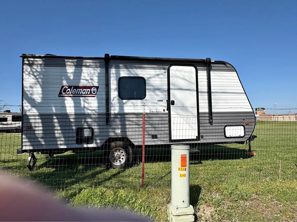 affordable Used 2022 Dutchmen RV Coleman Light 17B main photo at Glenpool Camper Sales Tulsa area