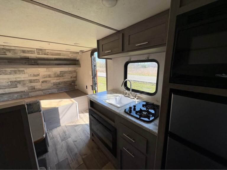 affordable Used 2022 Dutchmen RV Coleman Light 17B move-in ready - gallery image 10 showcased at Glenpool Camper Sales Tulsa area