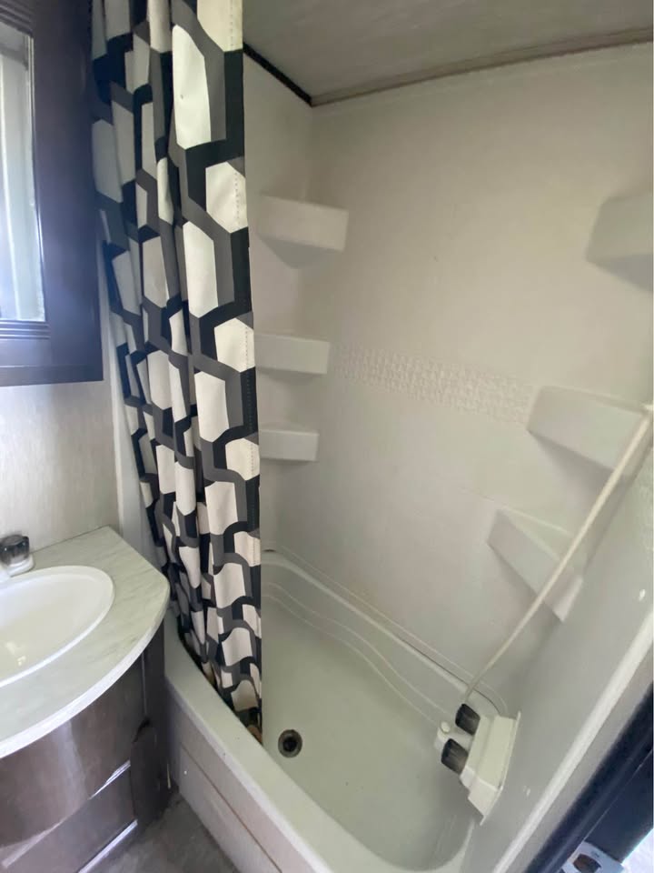 Used 2017 Heartland RV Pioneer RD210 Oklahoma dealer special - gallery image 11 available in Glenpool Camper Sales Glenpool OK