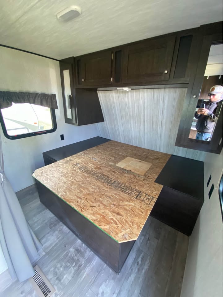 Tulsa area Used 2017 Heartland RV Pioneer RD210 for sale - gallery image 12 located in Glenpool Camper Sales Glenpool OK