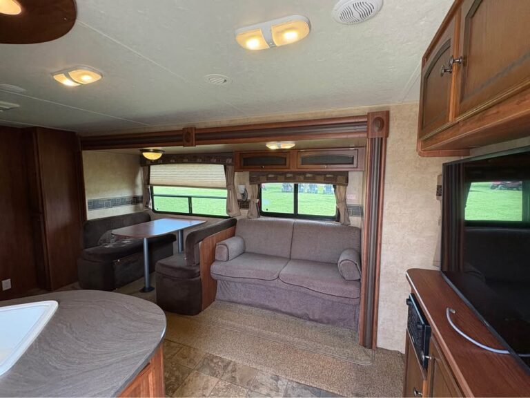 Used 2012 Jayco White Hawk 26 DSRB  Glenpool inventory - gallery image 13 featured at Glenpool Camper Sales Oklahoma dealership