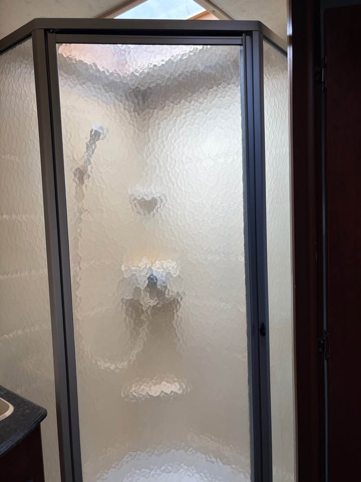 Used 2014 Coachmen RV Freedom Express 281 RLDS Glenpool inventory - gallery image 13 featured at Glenpool Camper Sales Oklahoma dealership