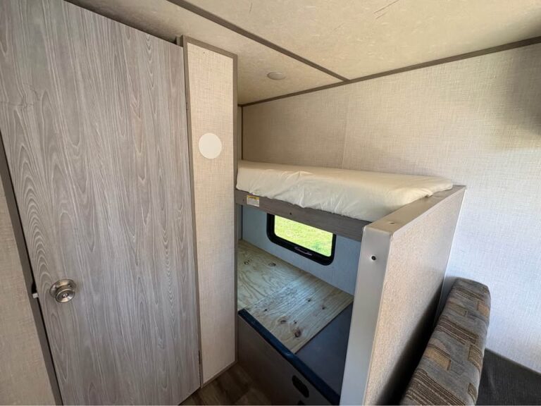 Used 2022 Dutchmen RV Coleman Light 17B Glenpool inventory - gallery image 13 featured at Glenpool Camper Sales Tulsa area