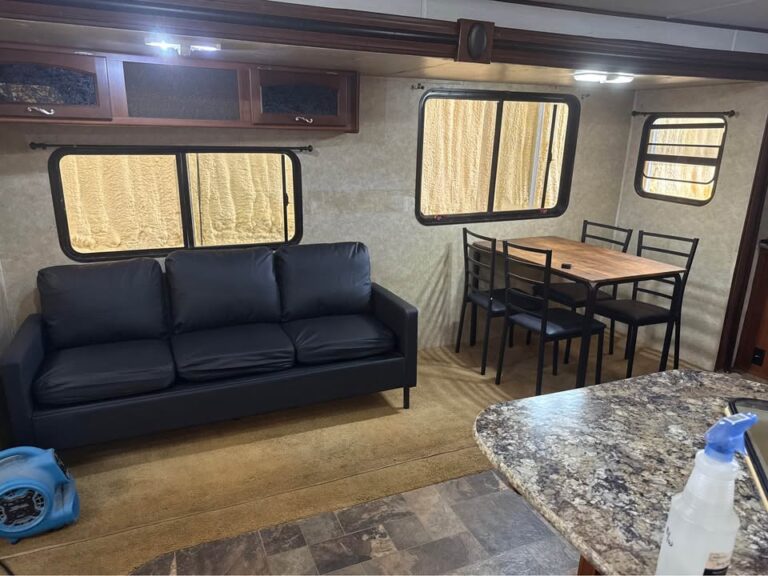 Used 2014 Prime Time RV Avenger 27RLS near Tulsa for sale - gallery image 15 offered by Glenpool Camper Sales Glenpool OK