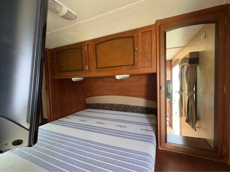 Oklahoma Used 2012 Jayco White Hawk 26 DSRB  dealership quality - gallery image 14 showcased in Glenpool Camper Sales Oklahoma dealership