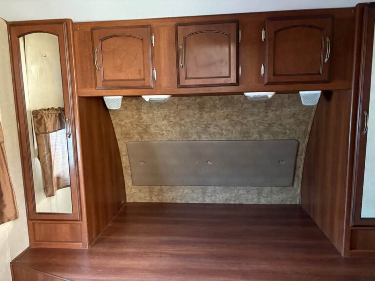 Used 2014 Coachmen RV Freedom Express 281 RLDS near Tulsa for sale - gallery image 15 offered by Glenpool Camper Sales Oklahoma dealership