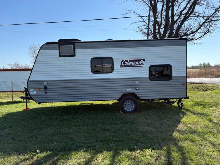 quality Used 2022 Dutchmen RV Coleman Light 17B available now - gallery image 2 in Glenpool Camper Sales Tulsa area