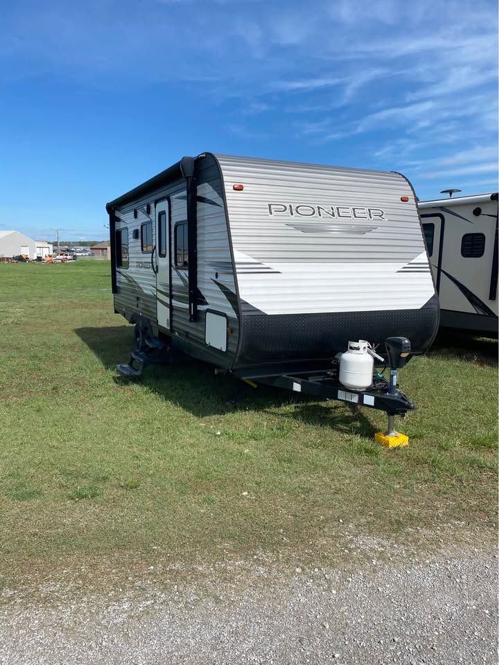 Used 2017 Heartland RV Pioneer RD210 in stock - gallery image 3 located in Glenpool Camper Sales Glenpool OK