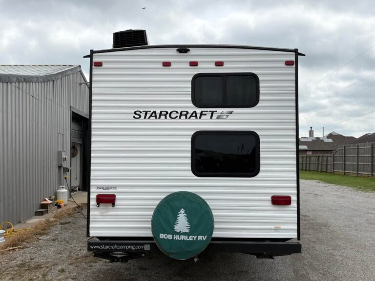 excellent Used 2021 Starcraft RV Autumn Ridge 26BH on sale - gallery image 4 available at Glenpool Camper Sales Oklahoma RV dealer
