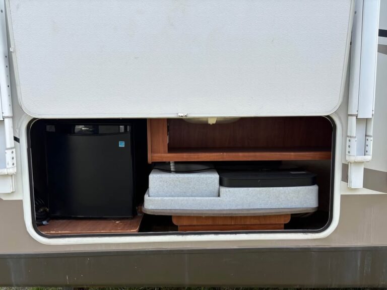 pristine Used 2012 Jayco White Hawk 26 DSRB  ready for delivery - gallery image 6 from Glenpool Camper Sales Oklahoma dealership