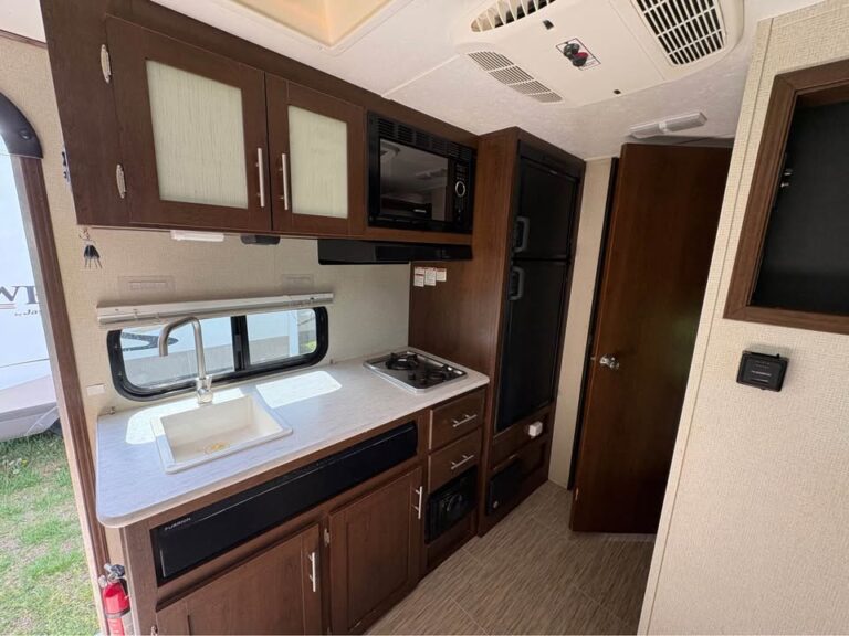 pristine Used 2019 Prime Time RV Navi 17BHS ready for delivery - gallery image 6 from Glenpool Camper Sales Glenpool OK