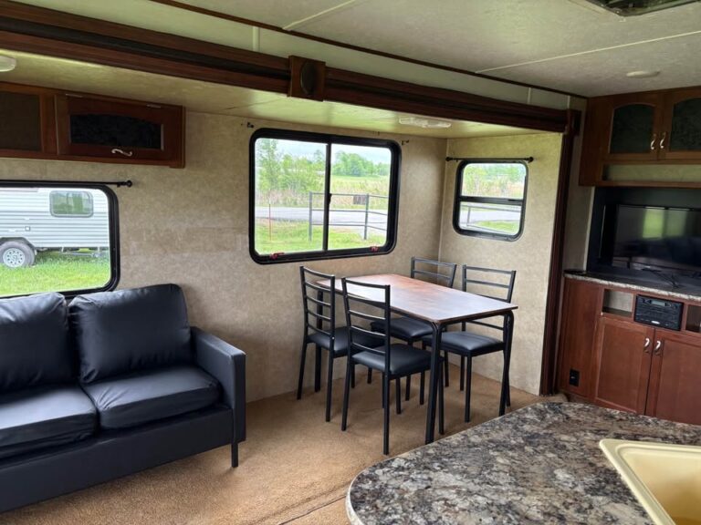 pristine Used 2014 Prime Time RV Avenger 27RLS ready for delivery - gallery image 6 from Glenpool Camper Sales Glenpool OK