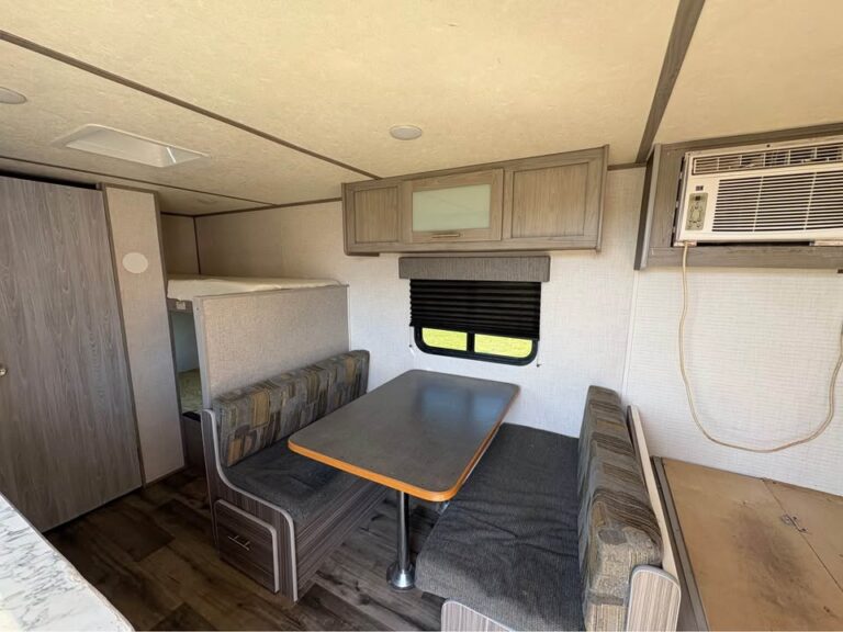well-maintained Used 2022 Dutchmen RV Coleman Light 17B priced to sell - gallery image 8 offered by Glenpool Camper Sales Tulsa area