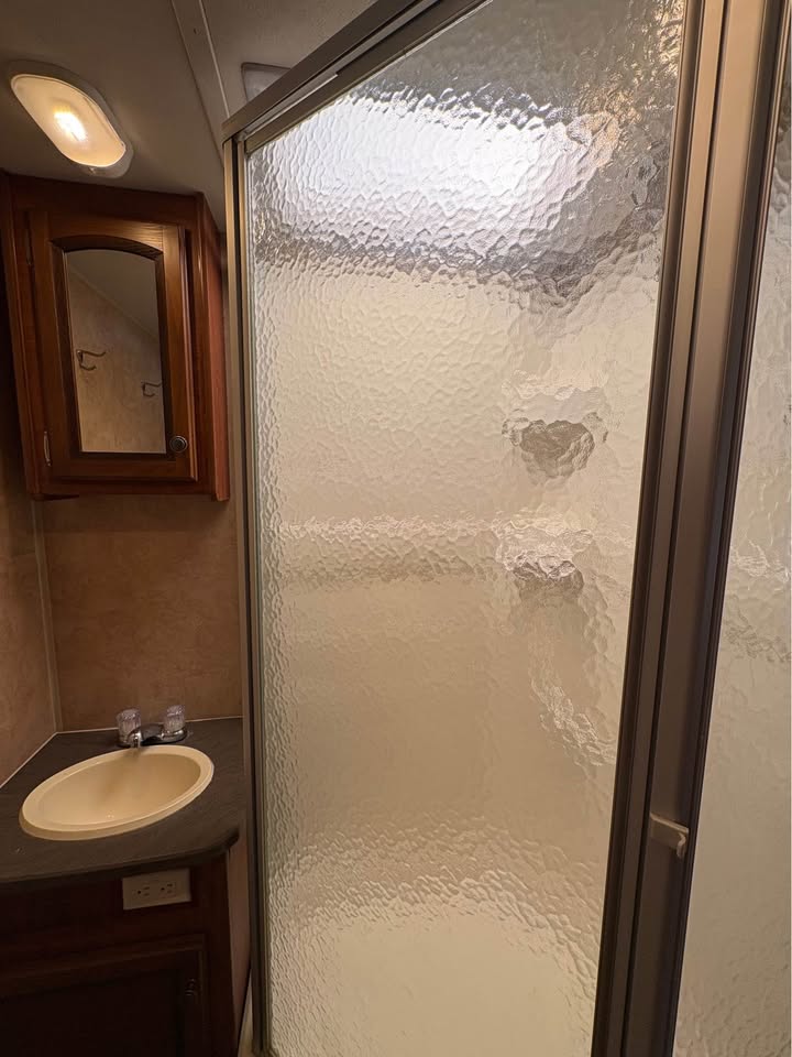 Used 2012 Jayco White Hawk 26 DSRB  dealership special - gallery image 9 featured at Glenpool Camper Sales Oklahoma dealership