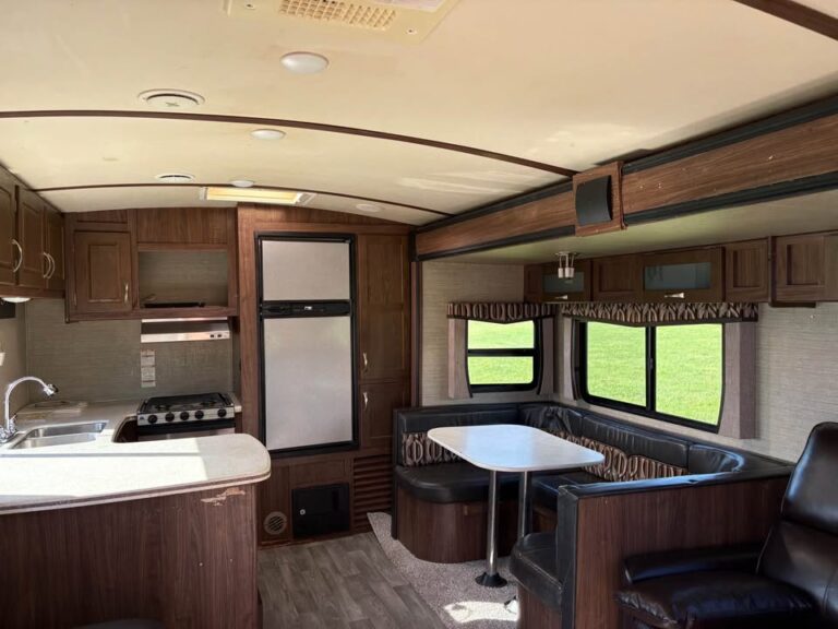 affordable Used 2016 Dutchmen RV Aerolite 294RKSS move-in ready - gallery image 10 showcased at Glenpool Camper Sales Tulsa Oklahoma