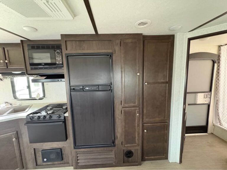Used 2017 Starcraft RV Launch 27BHU Oklahoma dealer special - gallery image 11 available in Glenpool Camper Sales Glenpool OK