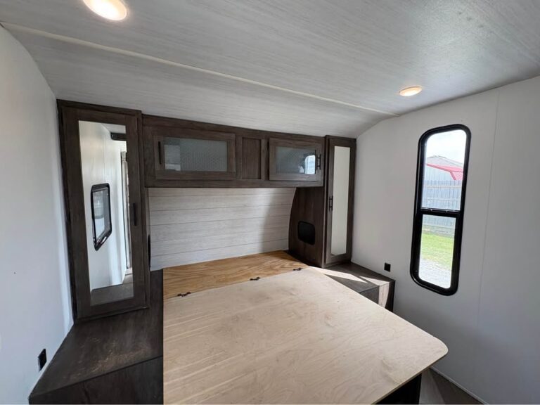 Tulsa area Used 2021 Forest River Wildwood 26DBUD for sale - gallery image 12 located in Glenpool Camper Sales near Tulsa