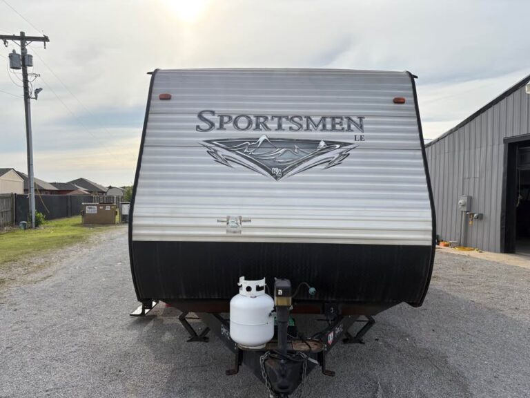 excellent Used 2017 KZ RV Sportman 281 on sale - gallery image 4 available at Glenpool Camper Sales Tulsa area