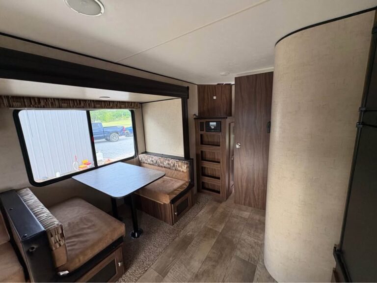 Used 2017 KZ RV Sportman 281 dealer inventory - gallery image 7 stocked at Glenpool Camper Sales Tulsa area