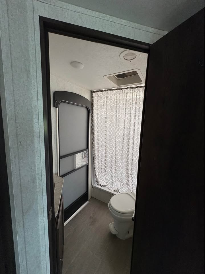 Used 2017 Starcraft RV Launch 27BHU dealership special - gallery image 9 featured at Glenpool Camper Sales Glenpool OK
