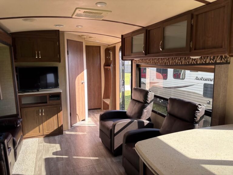 Used 2016 Dutchmen RV Aerolite 294RKSS dealership special - gallery image 9 featured at Glenpool Camper Sales Tulsa Oklahoma