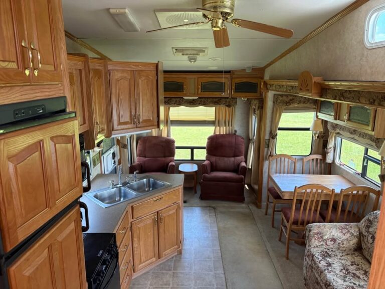 affordable Used 2006 Forest River Cedar Creek 30RLBS move-in ready - gallery image 10 showcased at Glenpool Camper Sales near Tulsa