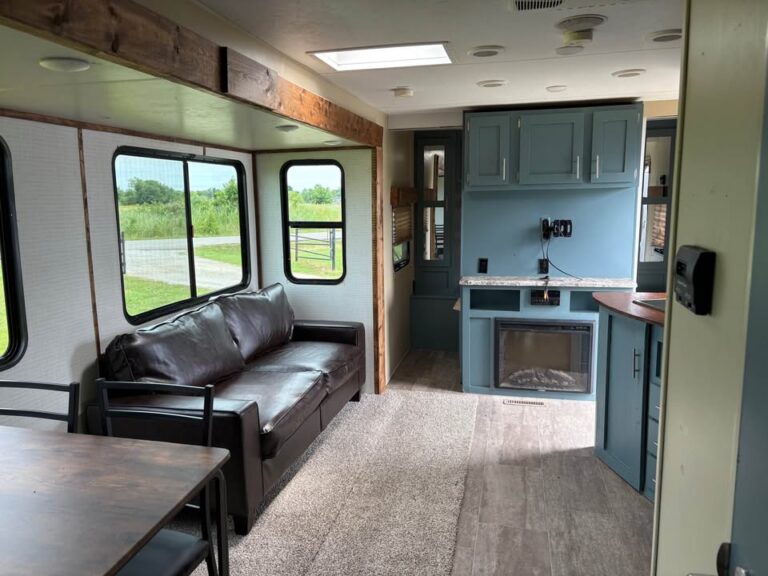 Used 2018 KZ RV Sportman 323 BHK dealership special - gallery image 9 featured at Glenpool Camper Sales Tulsa Oklahoma