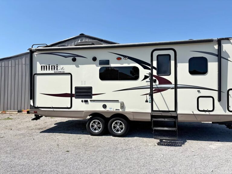 Used 2017 Forest River Rockwood Mini Lite 3507S for sale - comfortable RV at Glenpool Camper Sales Glenpool OK