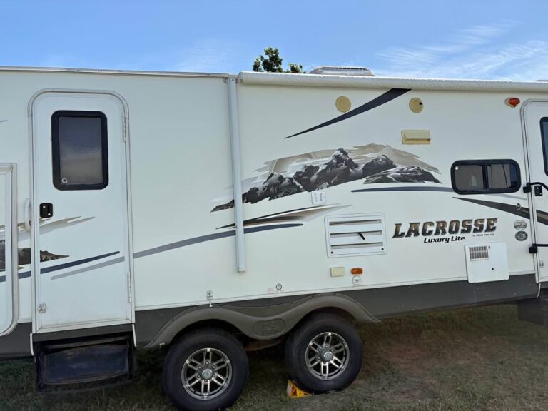 quality Used 2013 Prime Time RV Lacrosse 318BHS available now - gallery image 2 in Glenpool Camper Sales near Tulsa