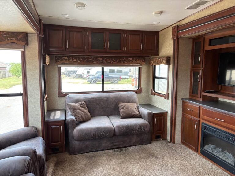 affordable Used 2014 Forest River Crusader 334 move-in ready - gallery image 10 showcased at Glenpool Camper Sales Tulsa area
