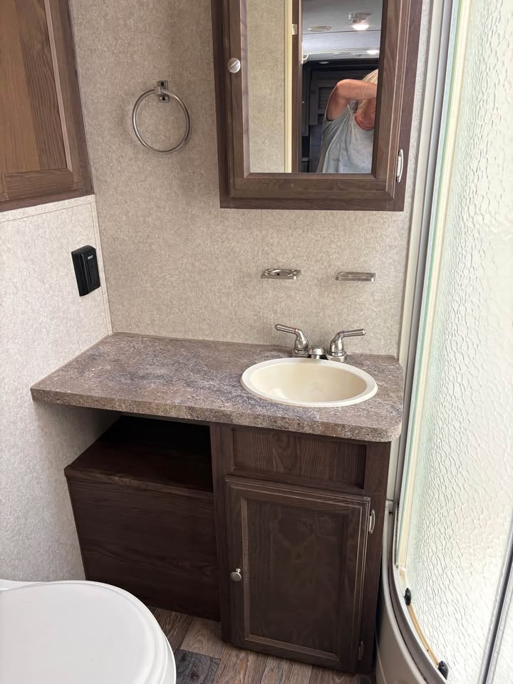 Used 2017 Forest River Rockwood Mini Lite 3507S Oklahoma dealer special - gallery image 11 available in Glenpool Camper Sales Glenpool OK