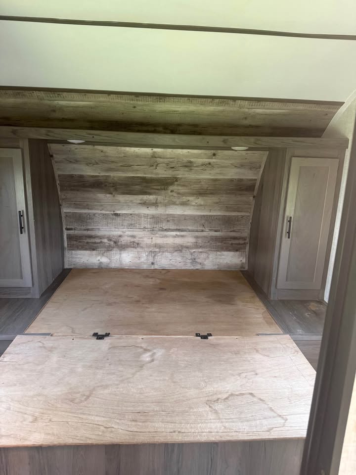 Tulsa area Used 2022 Gulf Stream Innsbruck 24RLS for sale - gallery image 12 located in Glenpool Camper Sales Glenpool OK