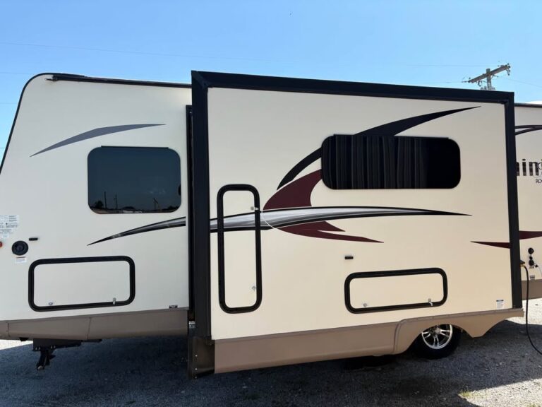 quality Used 2017 Forest River Rockwood Mini Lite 3507S available now - gallery image 2 in Glenpool Camper Sales Glenpool OK
