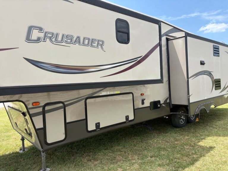 quality Used 2014 Forest River Crusader 334 available now - gallery image 2 in Glenpool Camper Sales Tulsa area