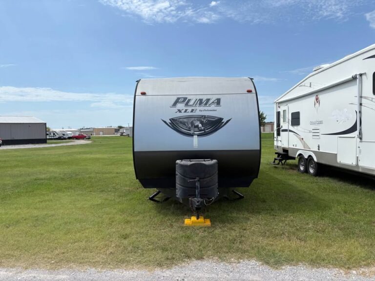 Used 2016 Palomino RV Puma in stock - gallery image 3 located in Glenpool Camper Sales Glenpool