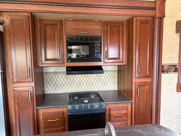 Used 2014 Forest River Crusader 334 for sale by dealer - gallery image 5 sold by Glenpool Camper Sales Tulsa area