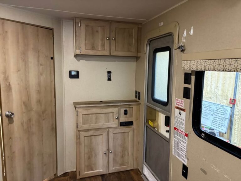 pristine Used 2016 Palomino RV Puma ready for delivery - gallery image 6 from Glenpool Camper Sales Glenpool